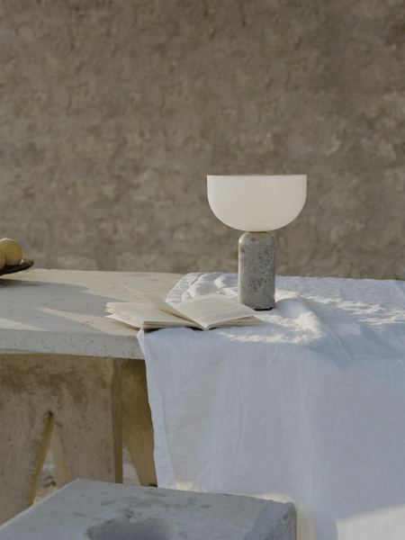 Lampe à poser moderne Fridrek en Marbre Noir