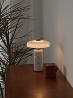 Lampe à poser moderne Fridrek en Marbre Noir