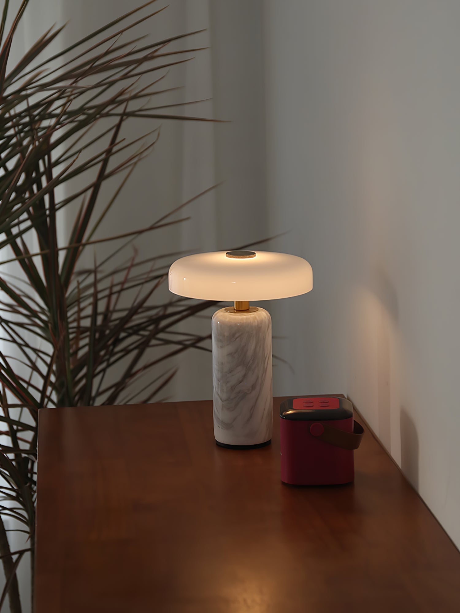 Lampe à poser moderne Fridrek en Marbre Blanc