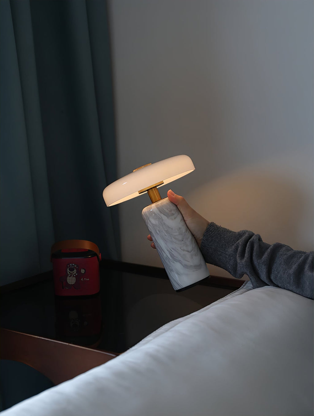 Lampe à poser moderne Fridrek en Marbre Blanc