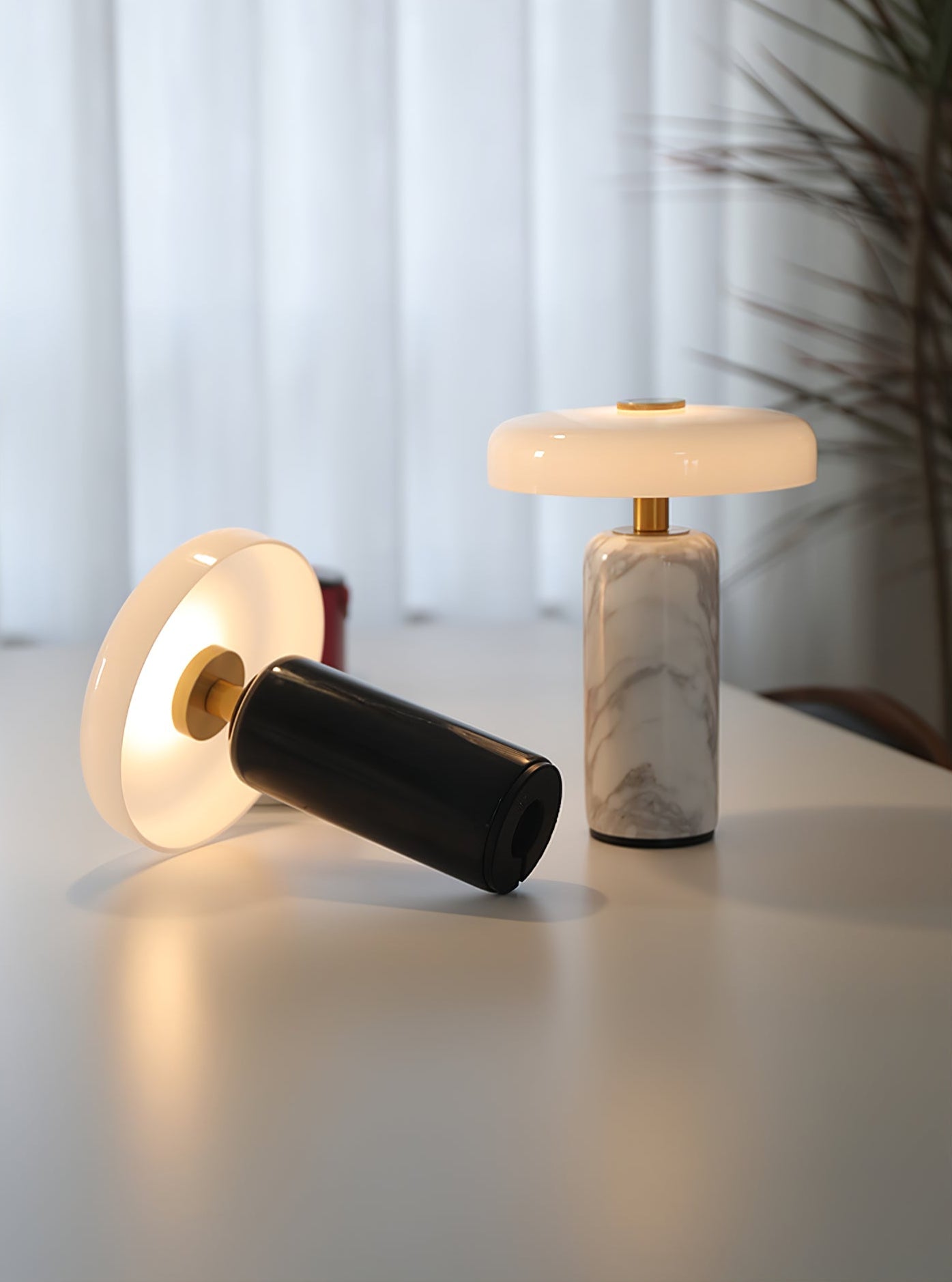 Lampe à poser moderne Fridrek en Marbre Noir