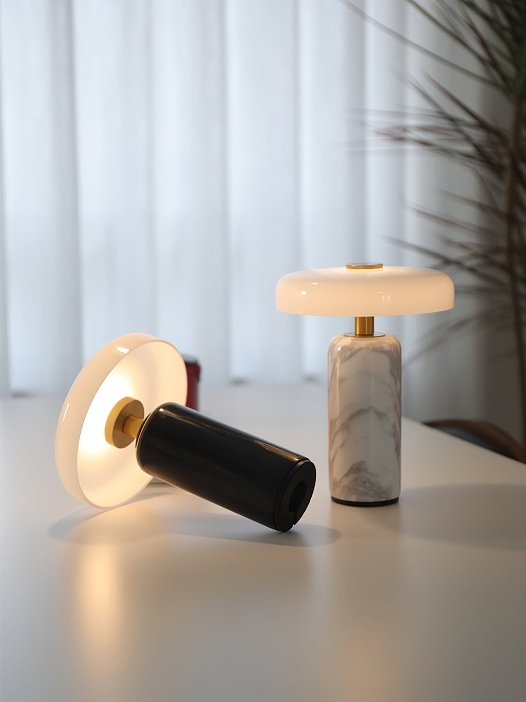 Lampe à poser moderne Fridrek en Marbre Blanc