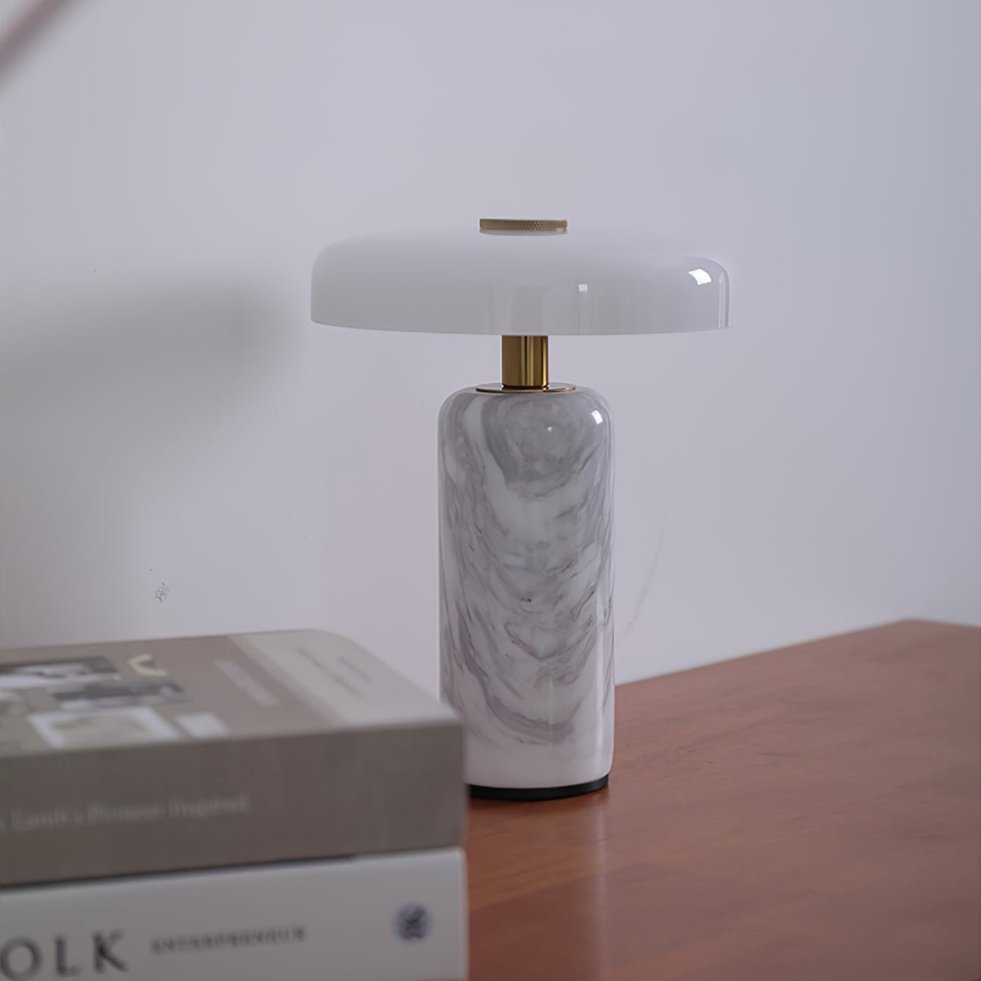 Lampe à poser moderne Fridrek en Marbre Noir