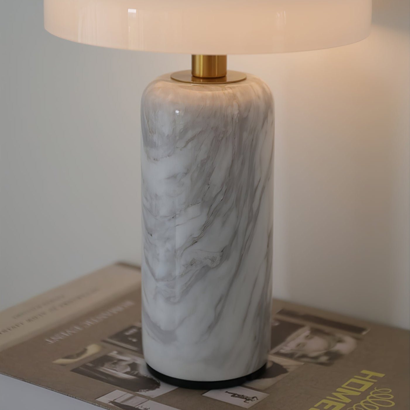 Lampe à poser moderne Fridrek en Marbre Foncé rouge