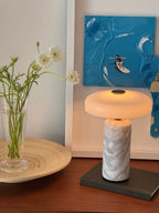 Lampe à poser moderne Fridrek en Marbre Foncé rouge