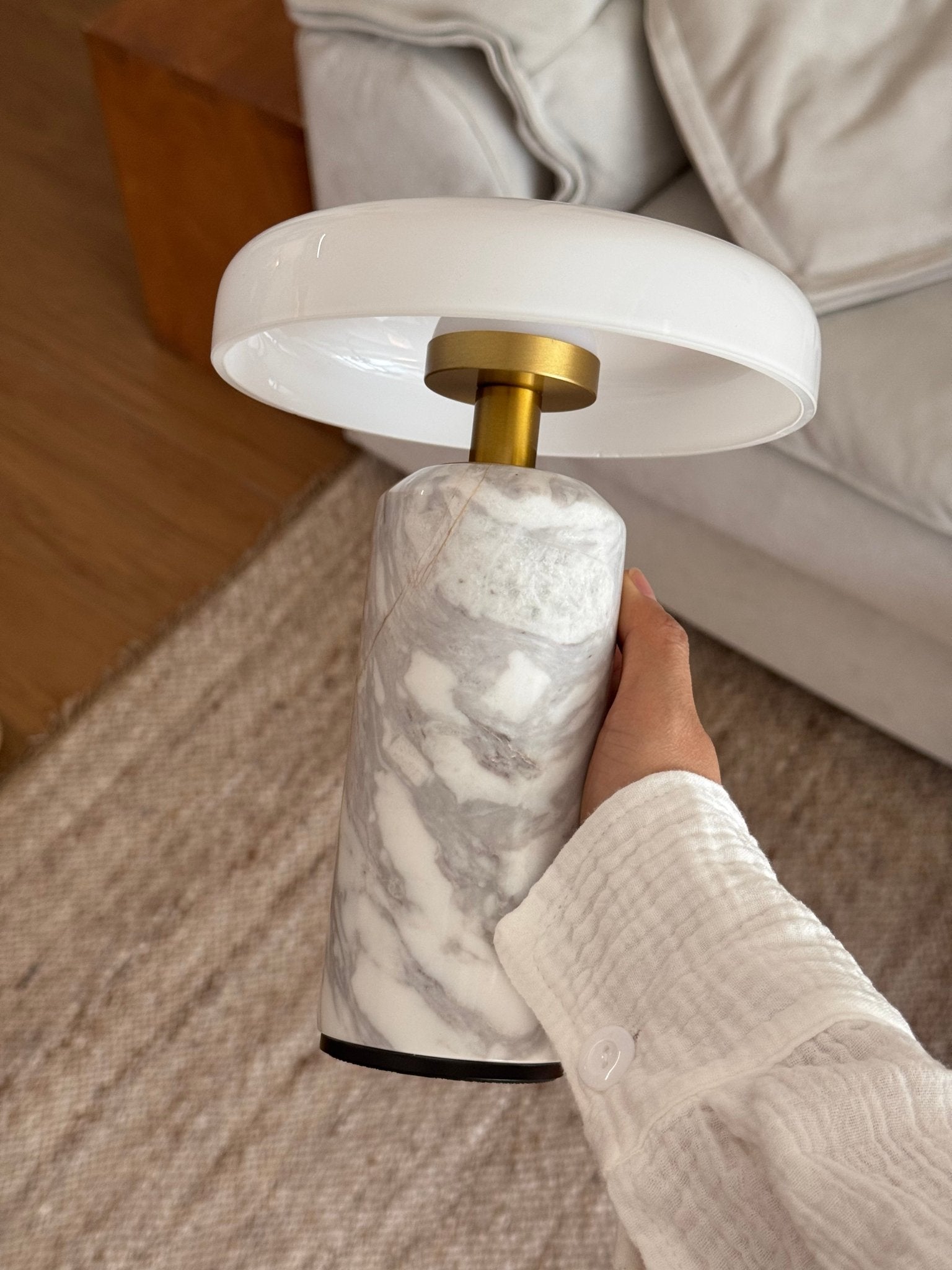 Lampe à poser moderne Fridrek en Marbre Foncé rouge