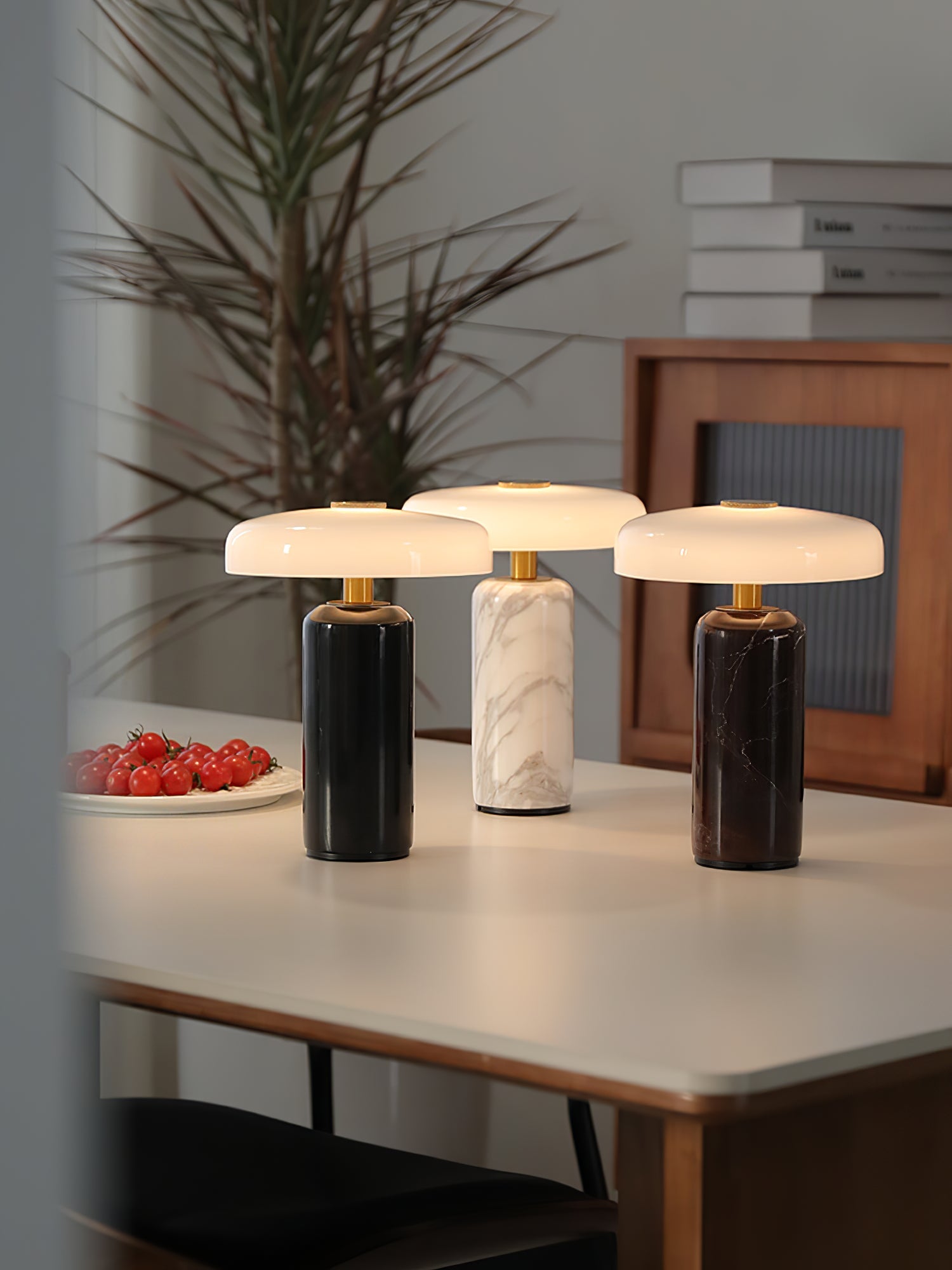 Lampe à poser moderne Fridrek en Marbre Noir