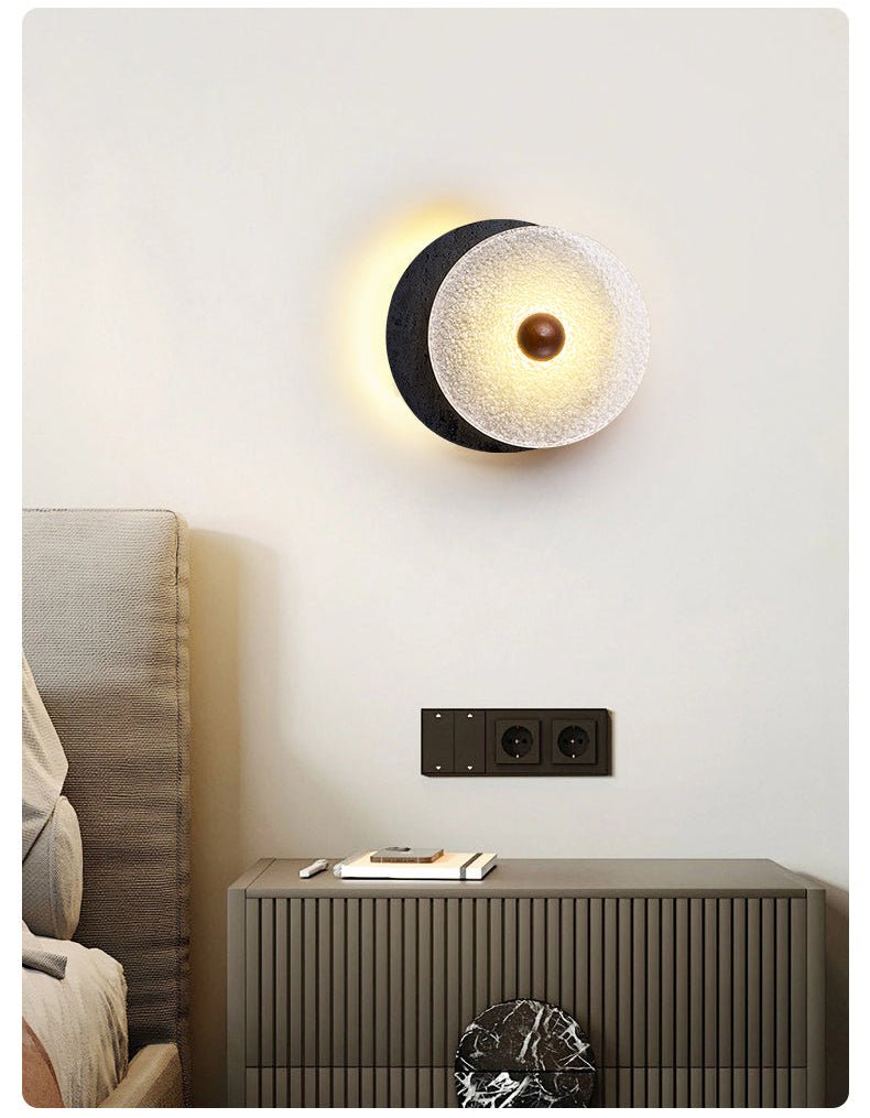 Applique murale moderne Yngvar en Noir travertin et blanc