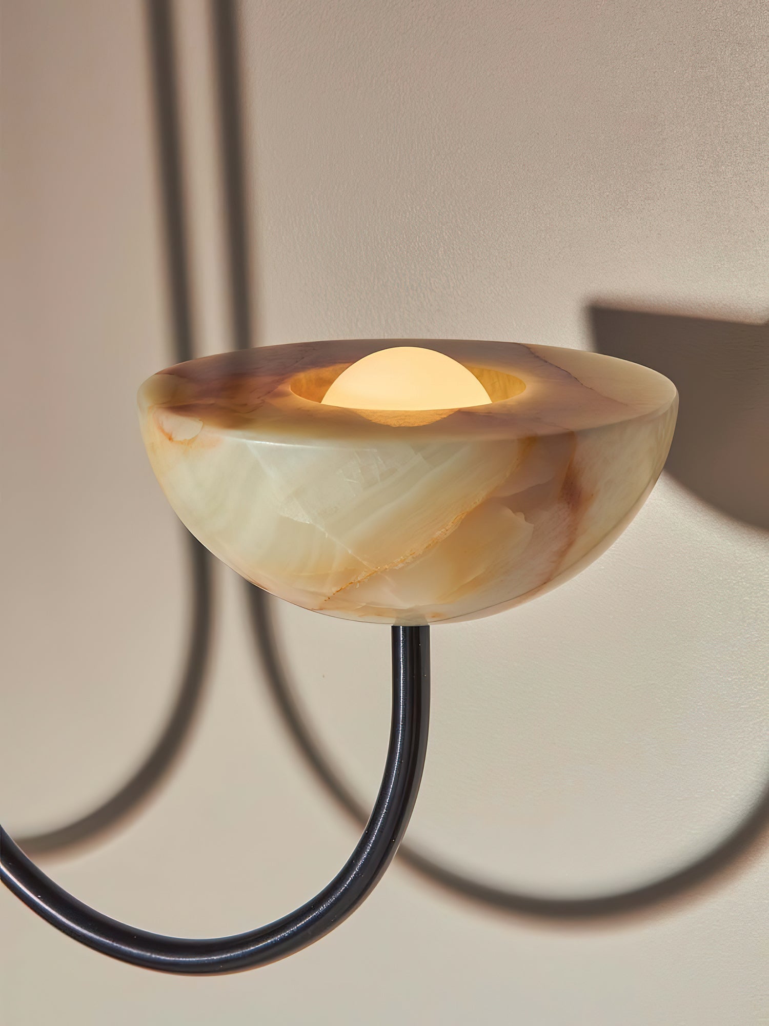 Suspension moderne Warwick en Jade Noir et albâtre blanc