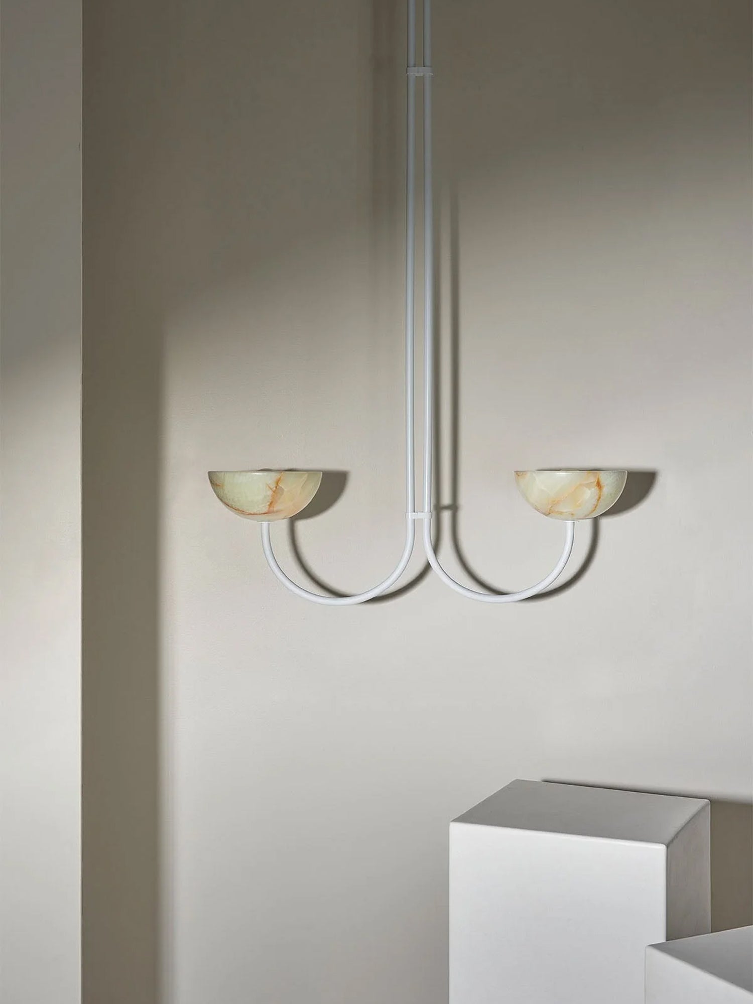 Suspension moderne Warwick en Jade Blanc et blanc albâtre