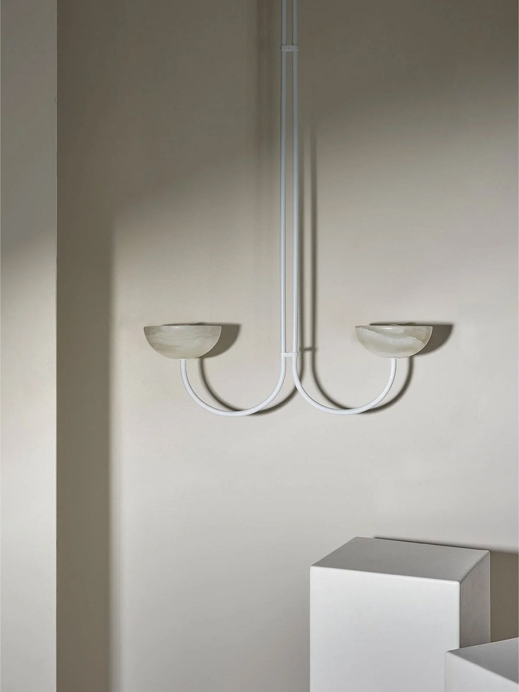Suspension moderne Warwick en Jade Chrome et blanc albâtre