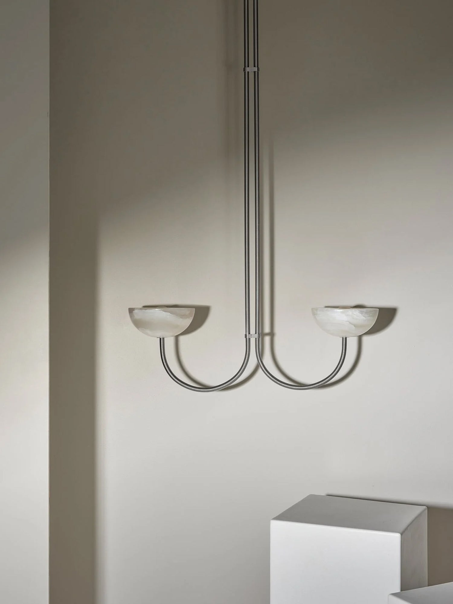 Suspension moderne Warwick en Jade Or et albâtre blanc