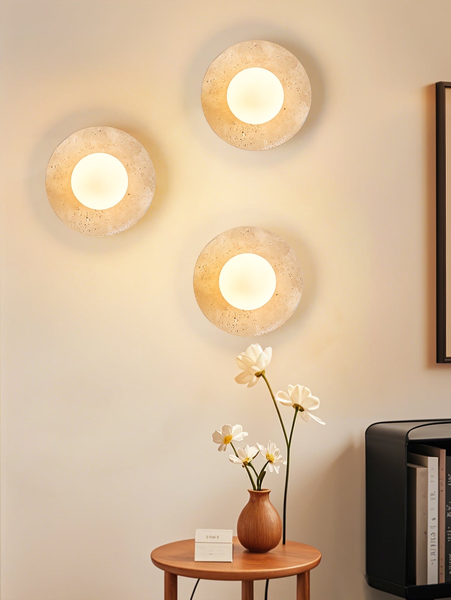 Applique murale moderne Frits en Travertin jaune et blanc