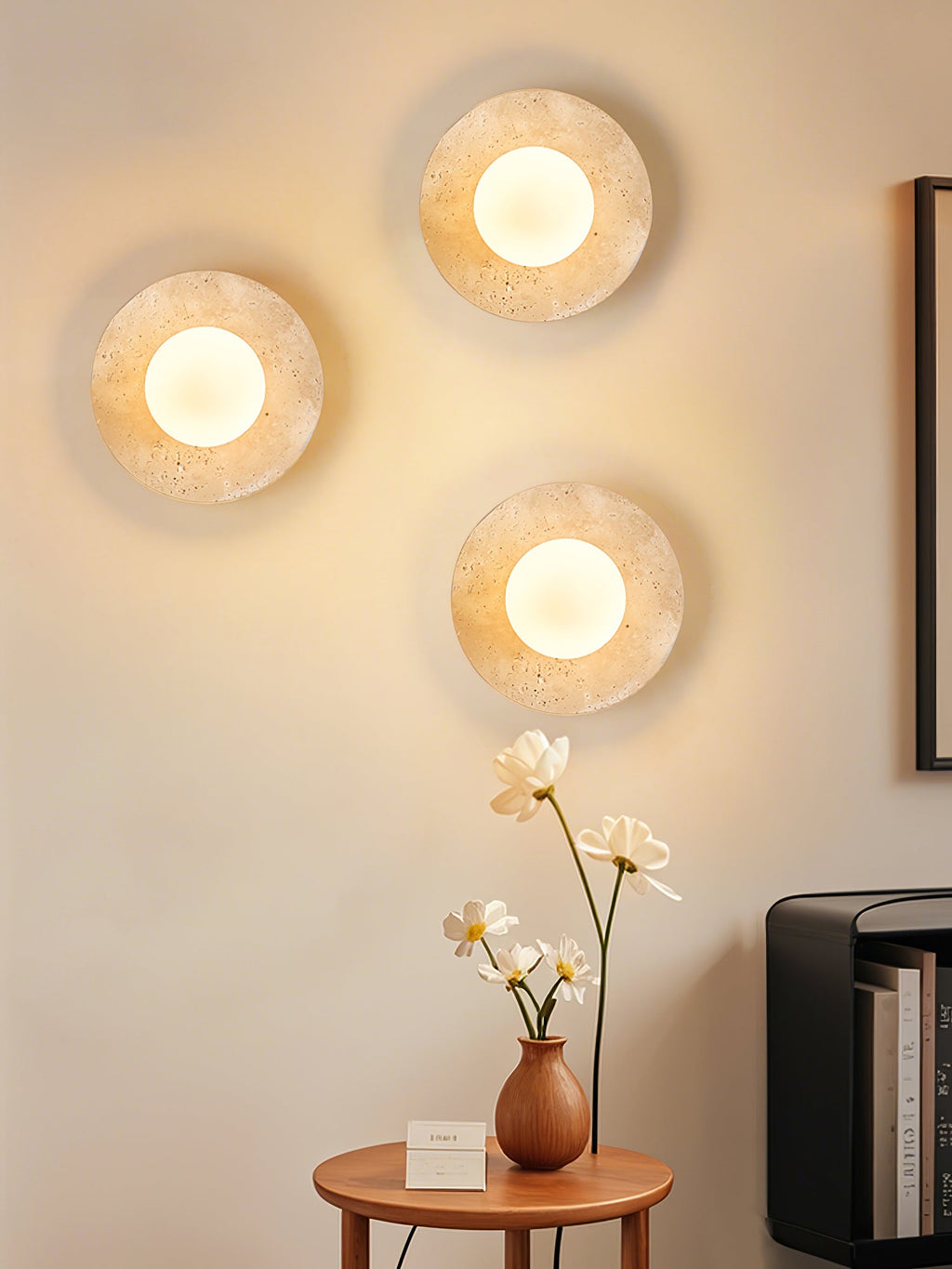 Applique murale moderne Frits en Travertin jaune et blanc