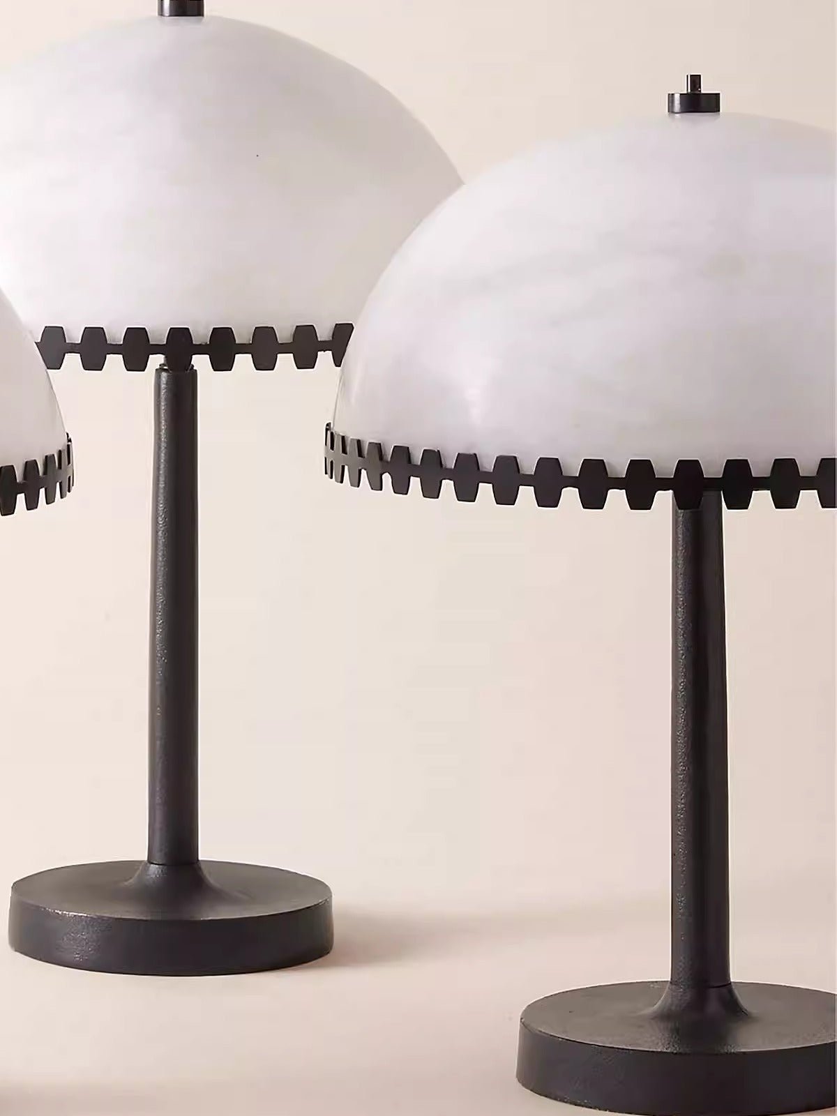 Lampe à poser moderne Randal en Albâtre Noir et blanc