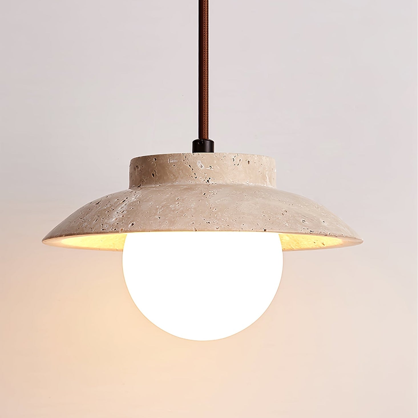 Suspension moderne Bragi en Travertin jaune