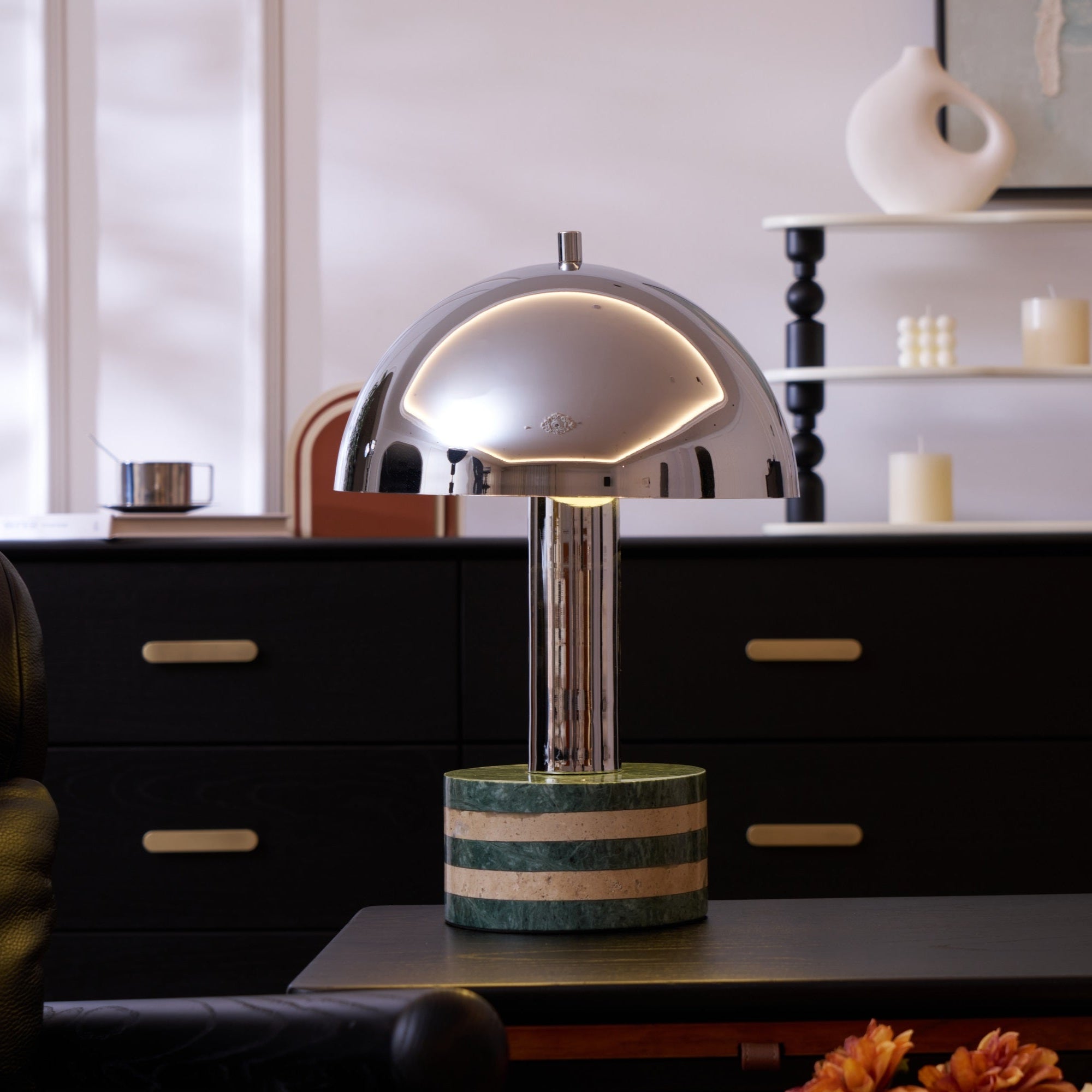 Lampe à poser moderne Agaton en chrome Gris et beige