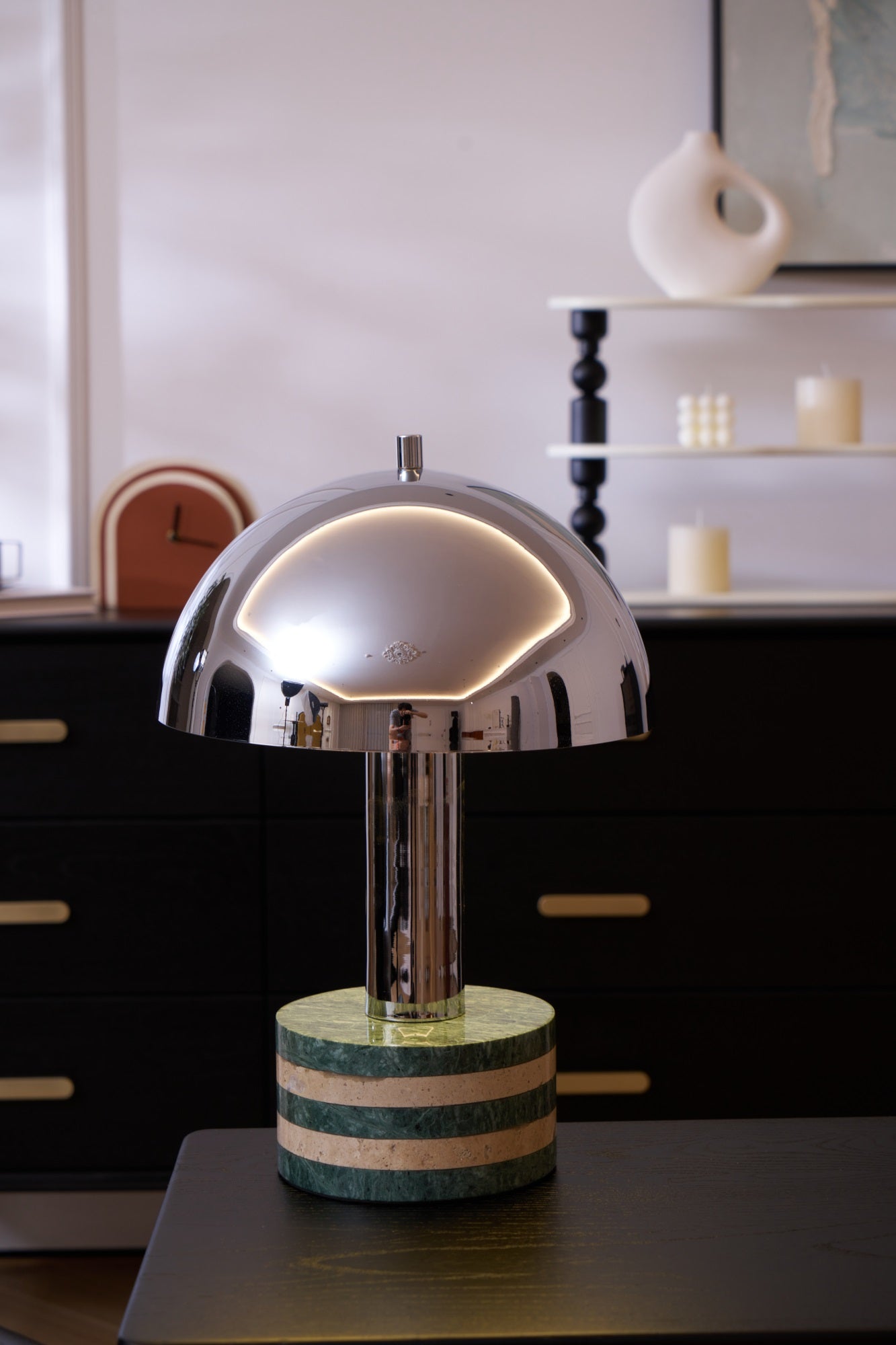 Lampe à poser moderne Agaton en chrome Gris et beige