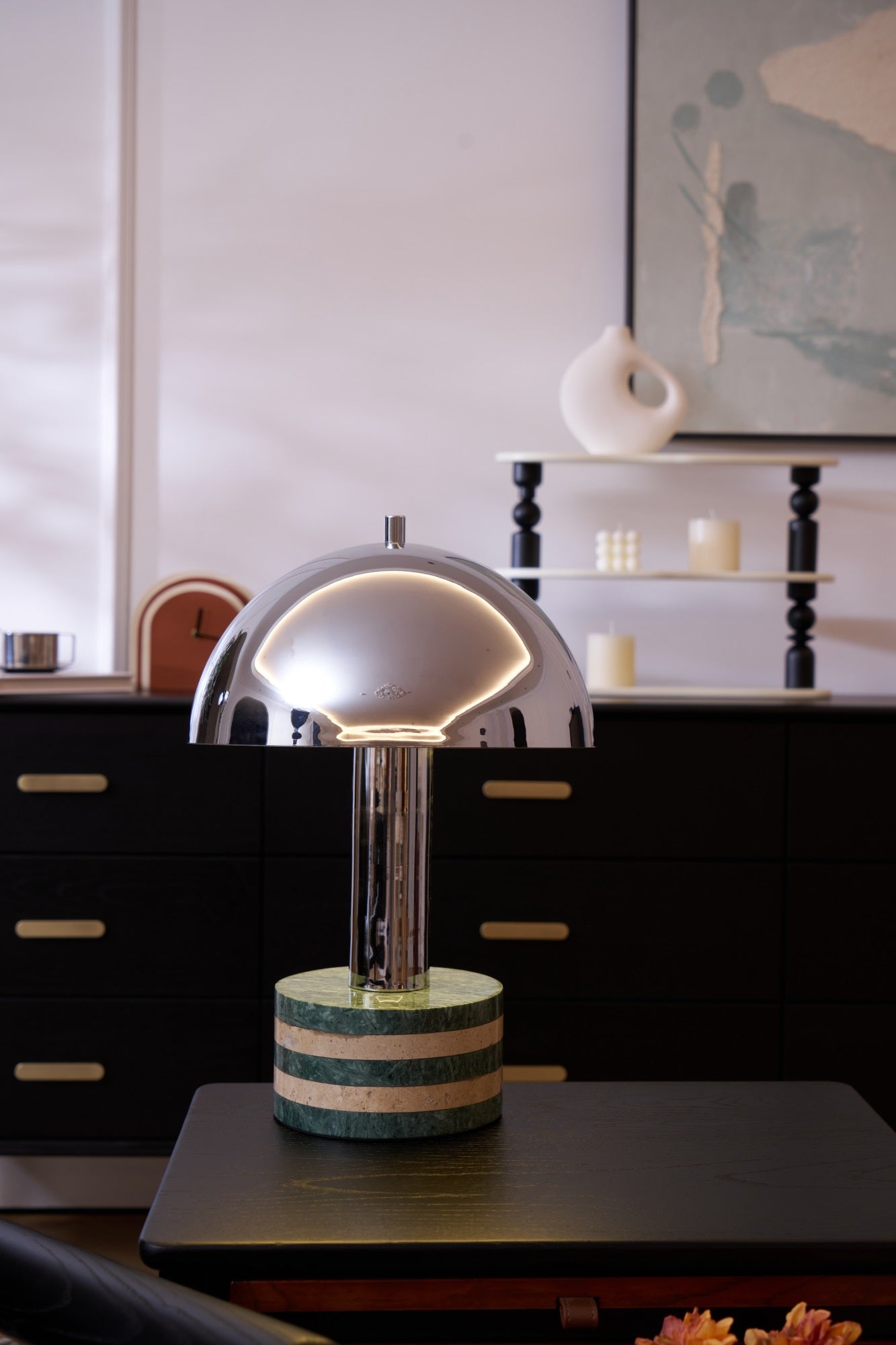 Lampe à poser moderne Agaton en chrome Gris et beige