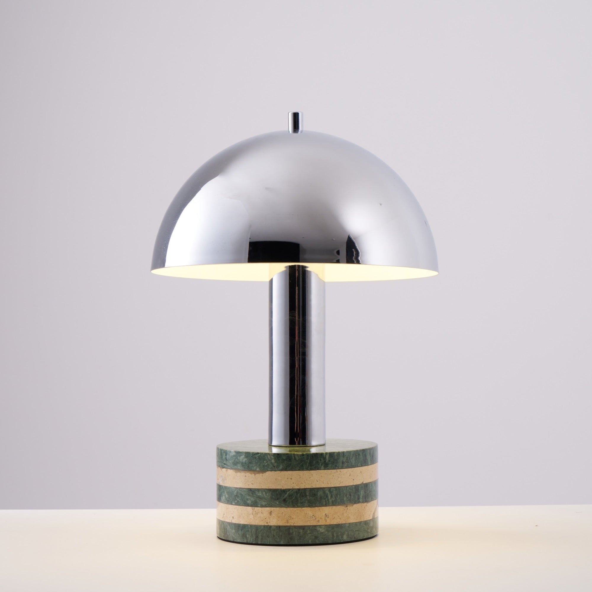 Lampe à poser moderne Agaton en chrome Gris et beige