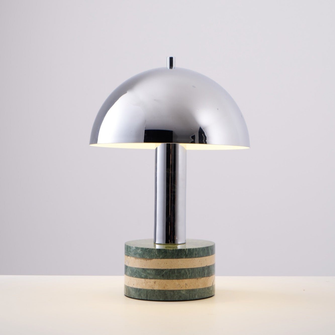 Lampe à poser moderne Agaton en chrome Gris et beige