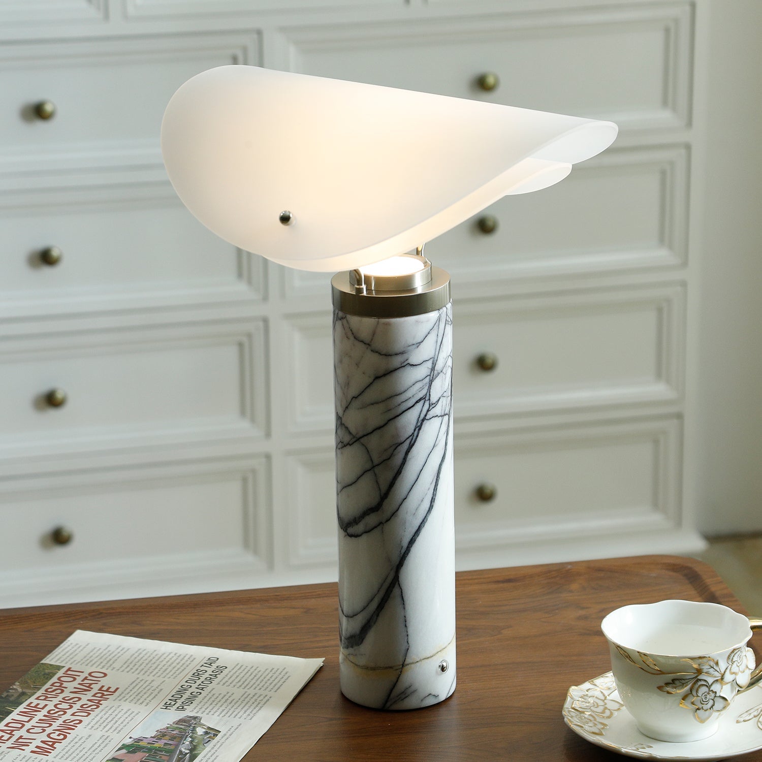 Lampe à poser moderne Rafael en Travertin, Marbre