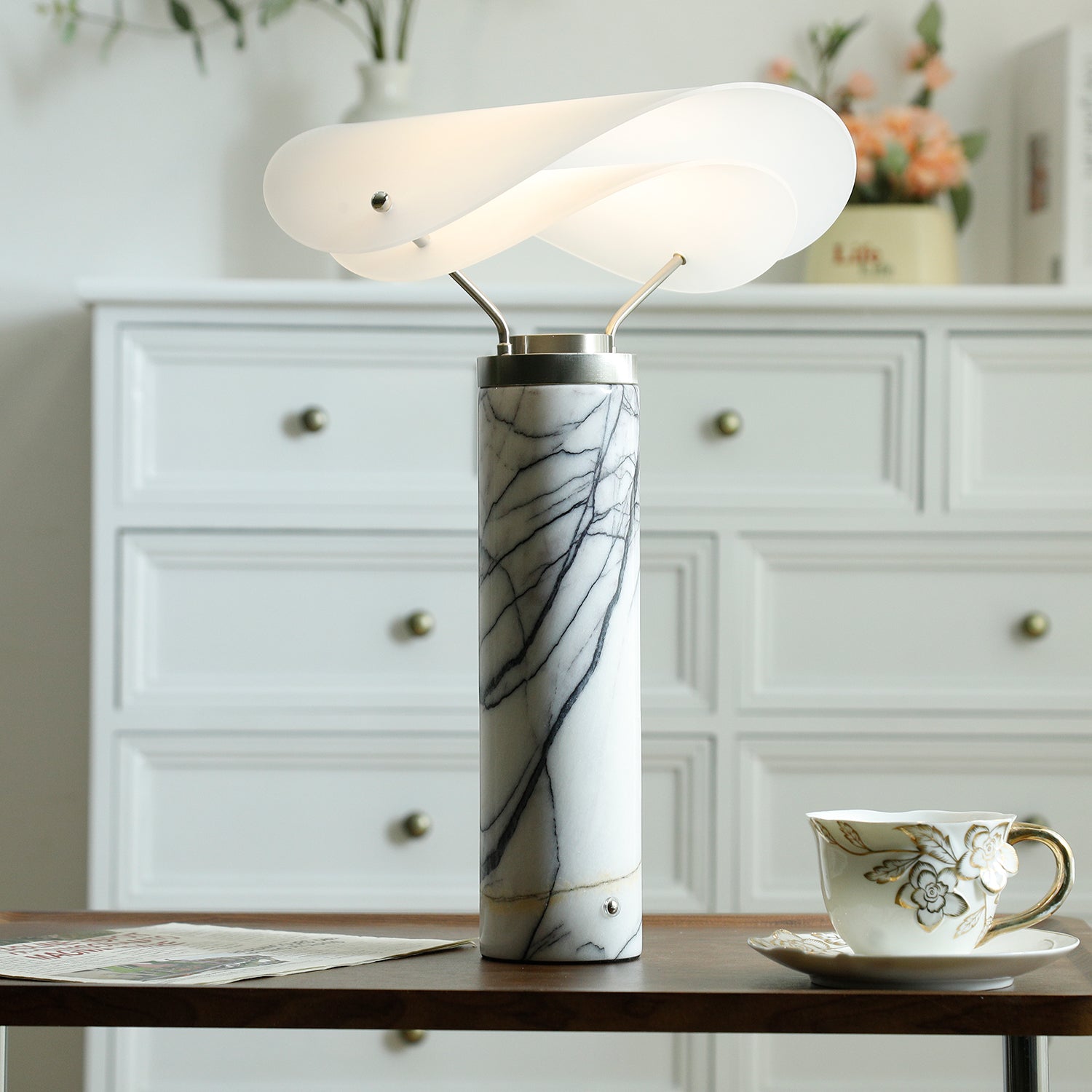 Lampe à poser moderne Rafael en Travertin, Marbre