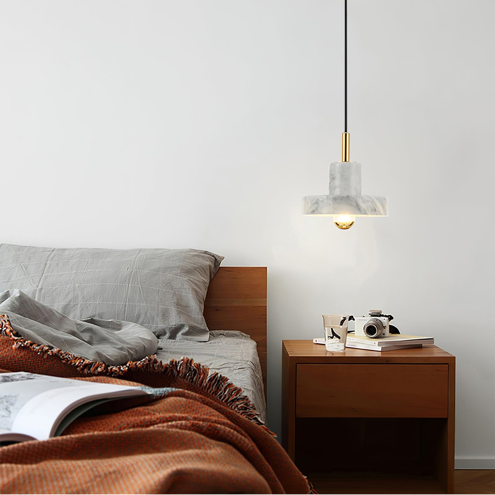 Suspension moderne Torbjorn en Marbre Or et blanc
