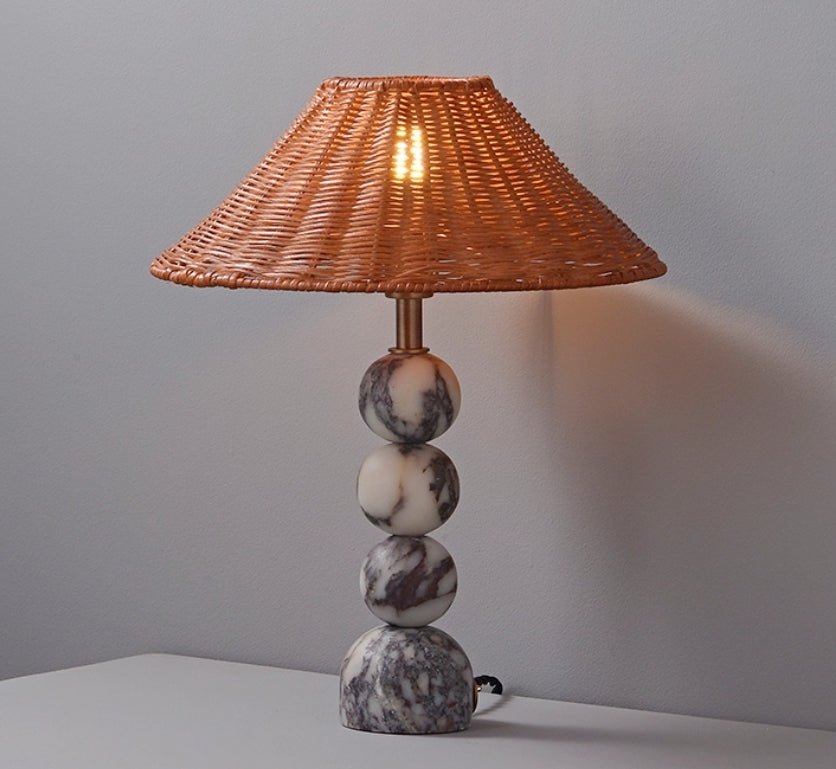 Lampe à poser moderne Eyvindur en Blanc et noir marbre et Rotin naturel