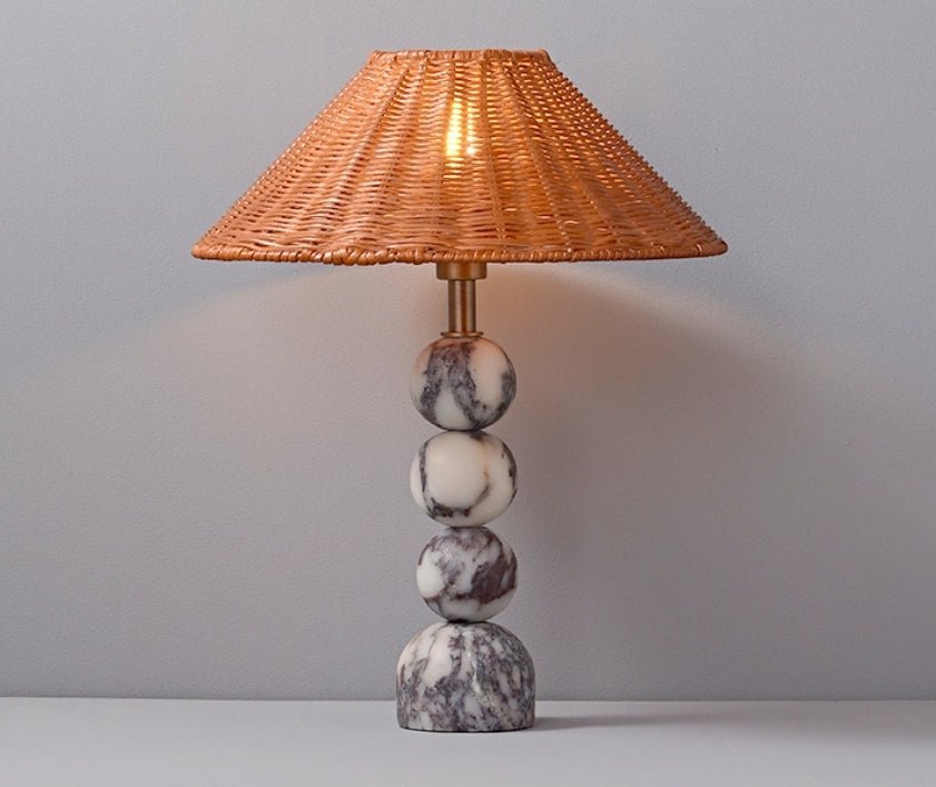 Lampe à poser moderne Eyvindur en Blanc et noir marbre et Rotin naturel