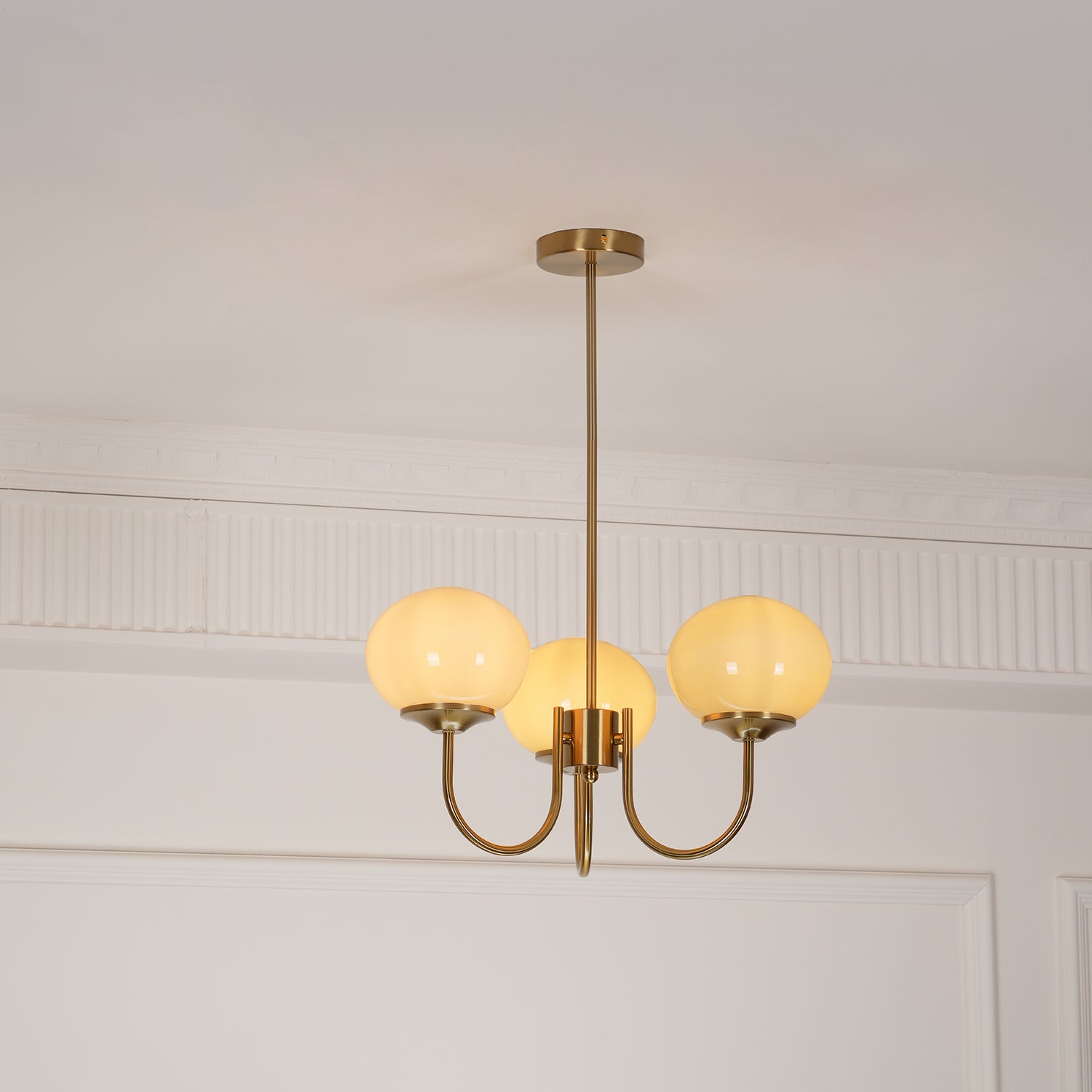 Lustre moderne Jonas en Fer, Métal, Verre Chrome et crème