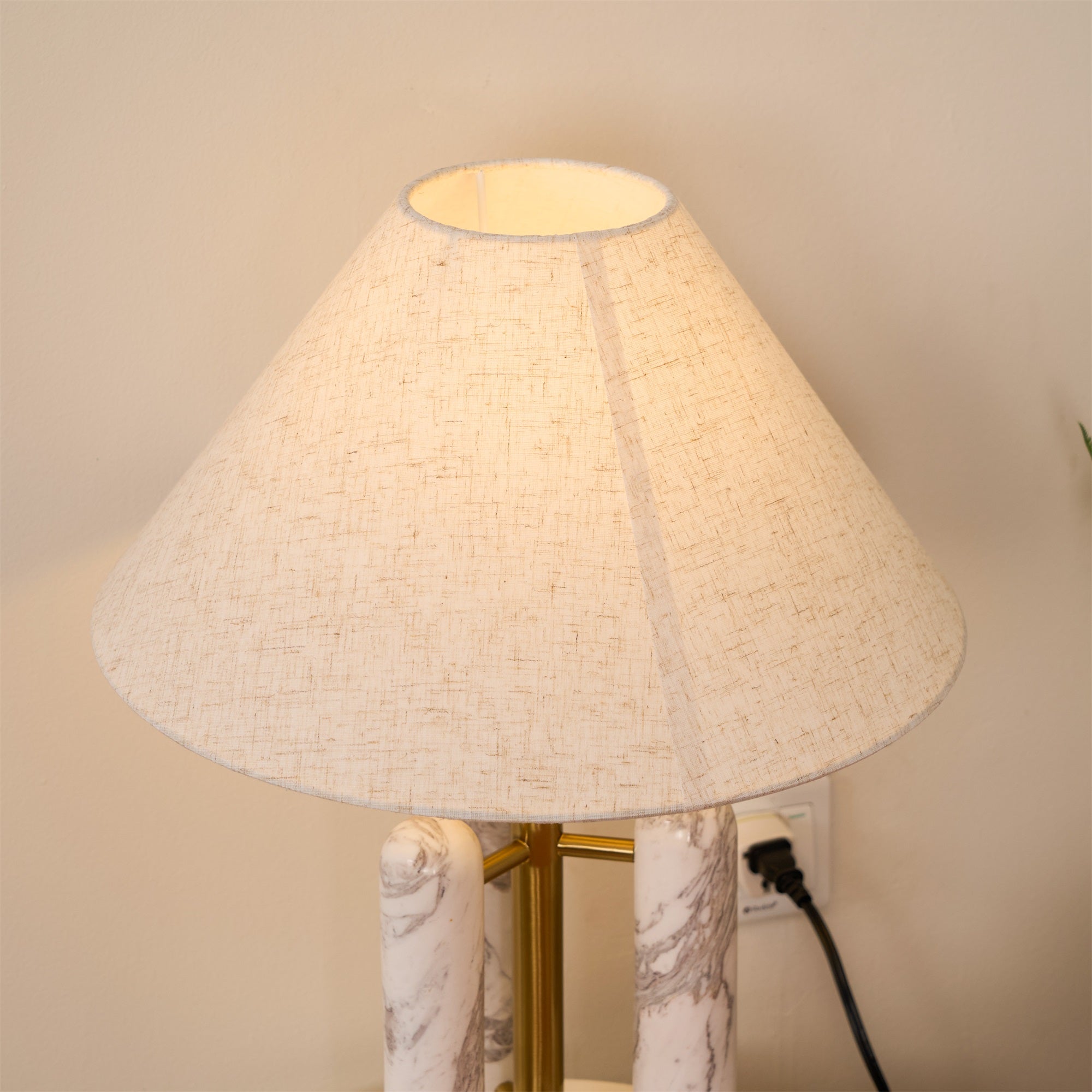 Lampe à poser moderne Gunder en Marbre Blanc