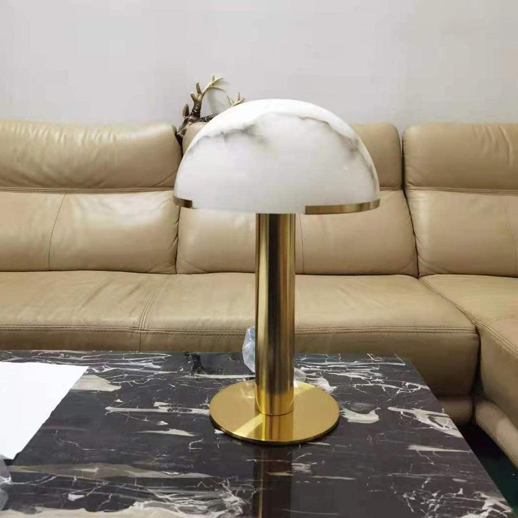 Lampe à poser moderne Grettir en Or et albâtre blanc