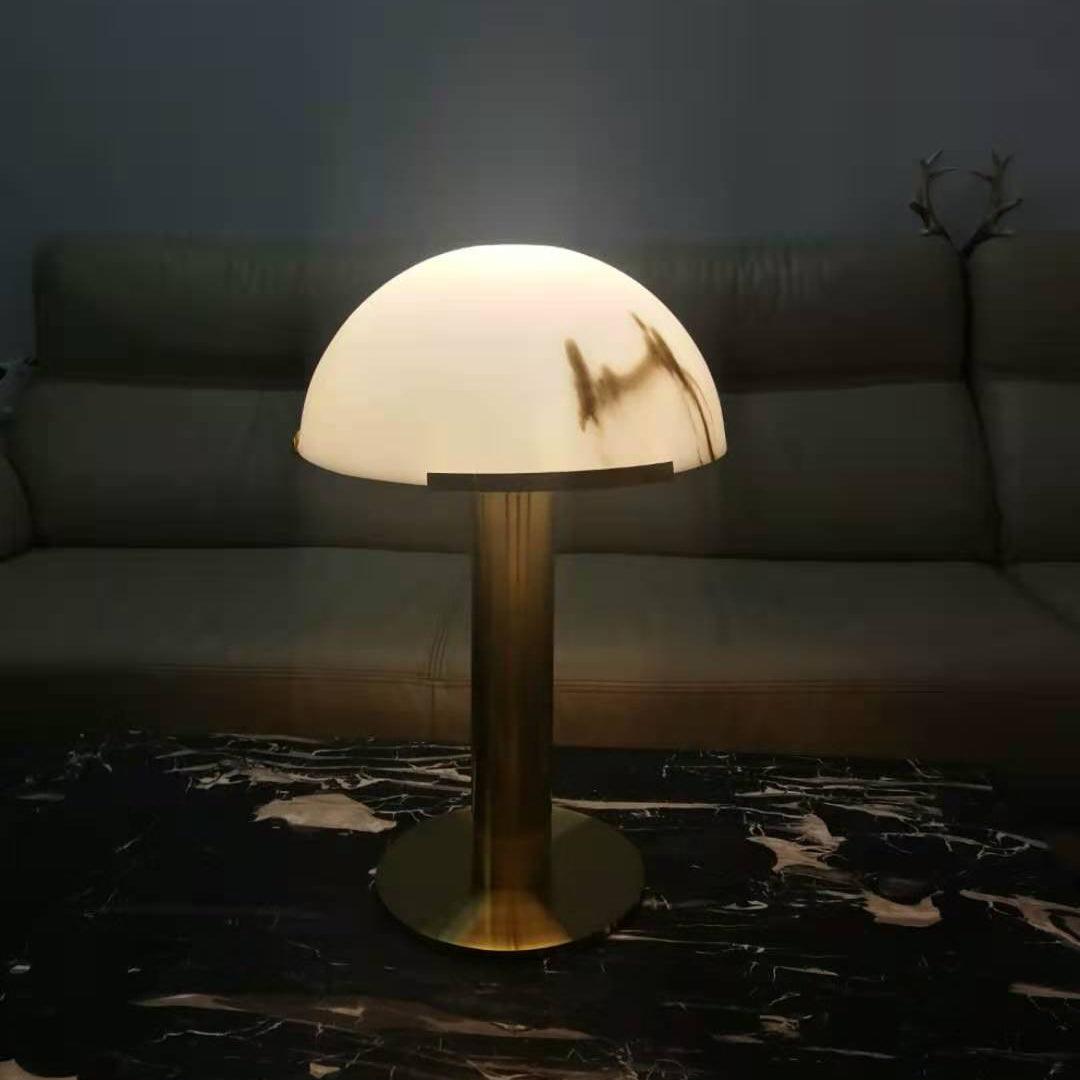 Lampe à poser moderne Grettir en Noir et albâtre blanc
