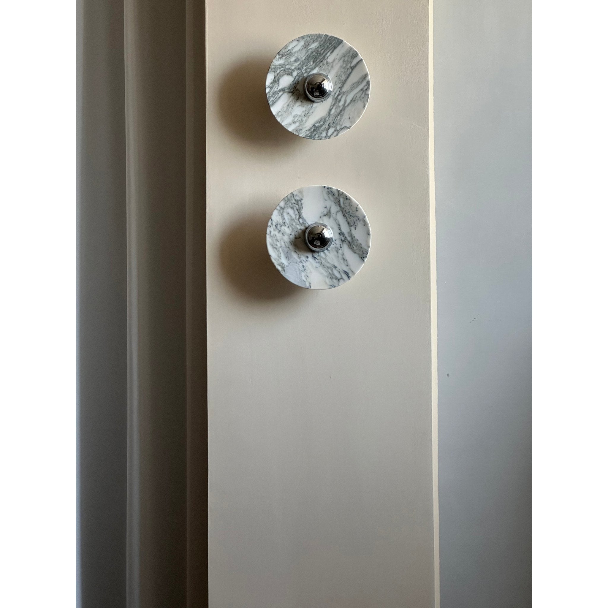 Applique murale moderne Abbott en Marbre Chrome