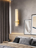 Applique murale moderne Conrad en Albâtre Laiton et blanc