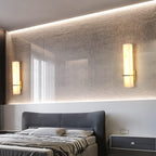 Applique murale moderne Conrad en Albâtre Laiton et blanc