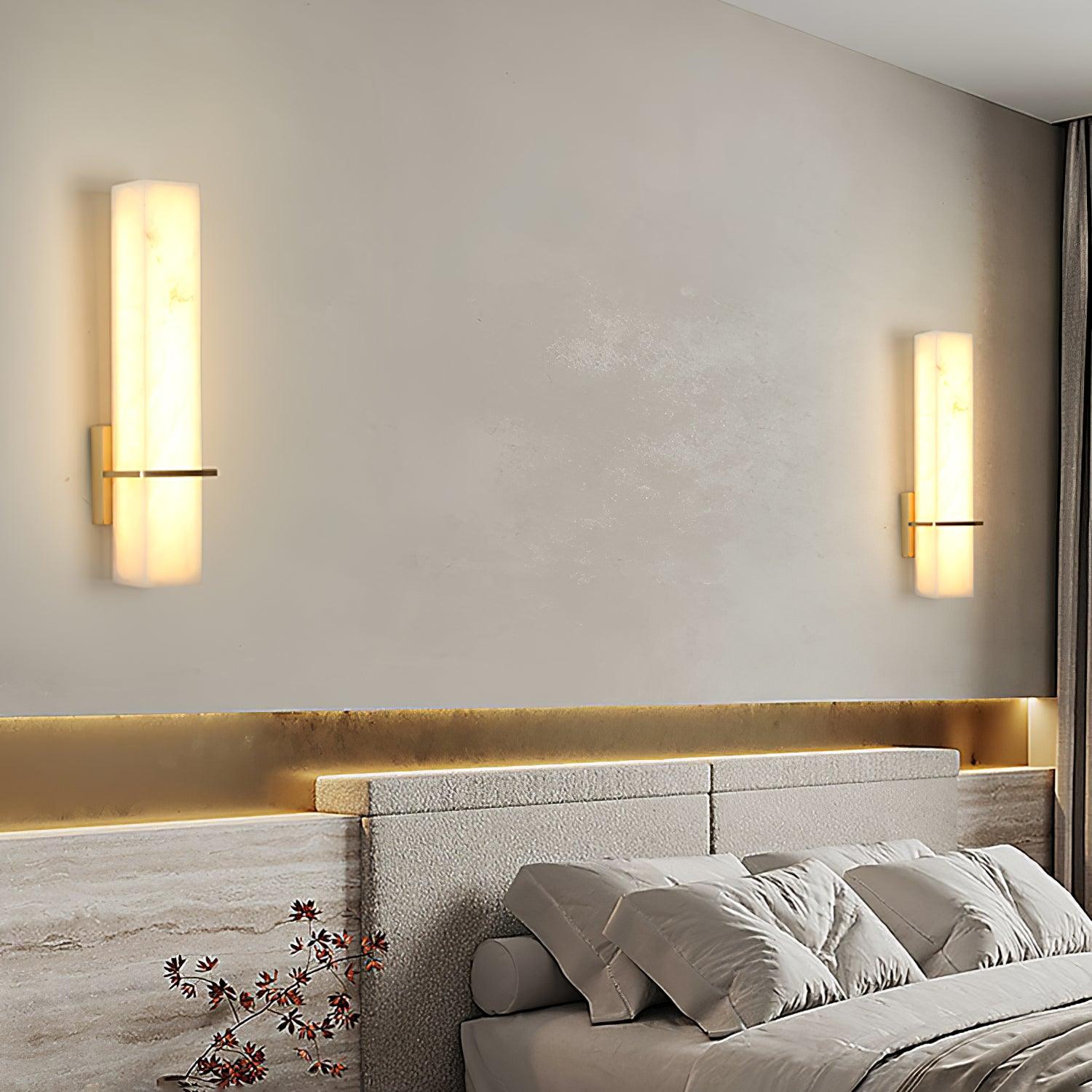 Applique murale moderne Conrad en Albâtre Laiton et blanc