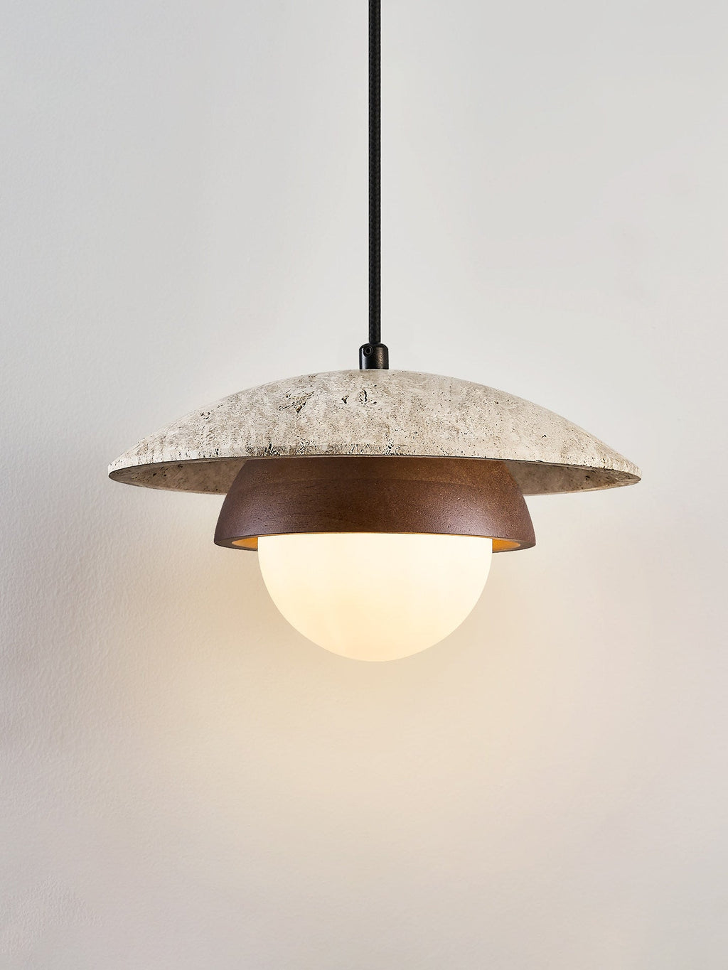 Suspension moderne Albert en Travertin jaune et noyer