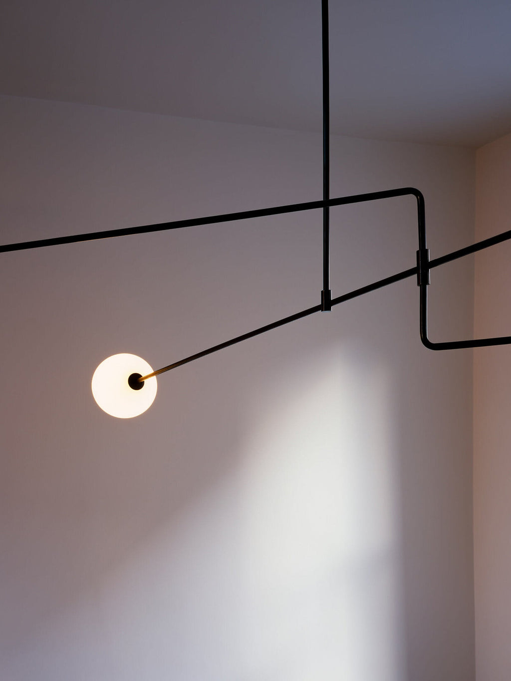 Lustre moderne Todd en Métal, Fer, Acier, Verre Noir