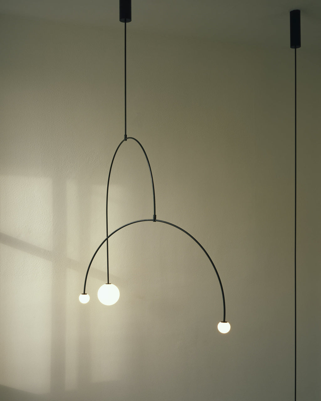 Lustre moderne Todd en Métal, Fer, Acier, Verre Noir