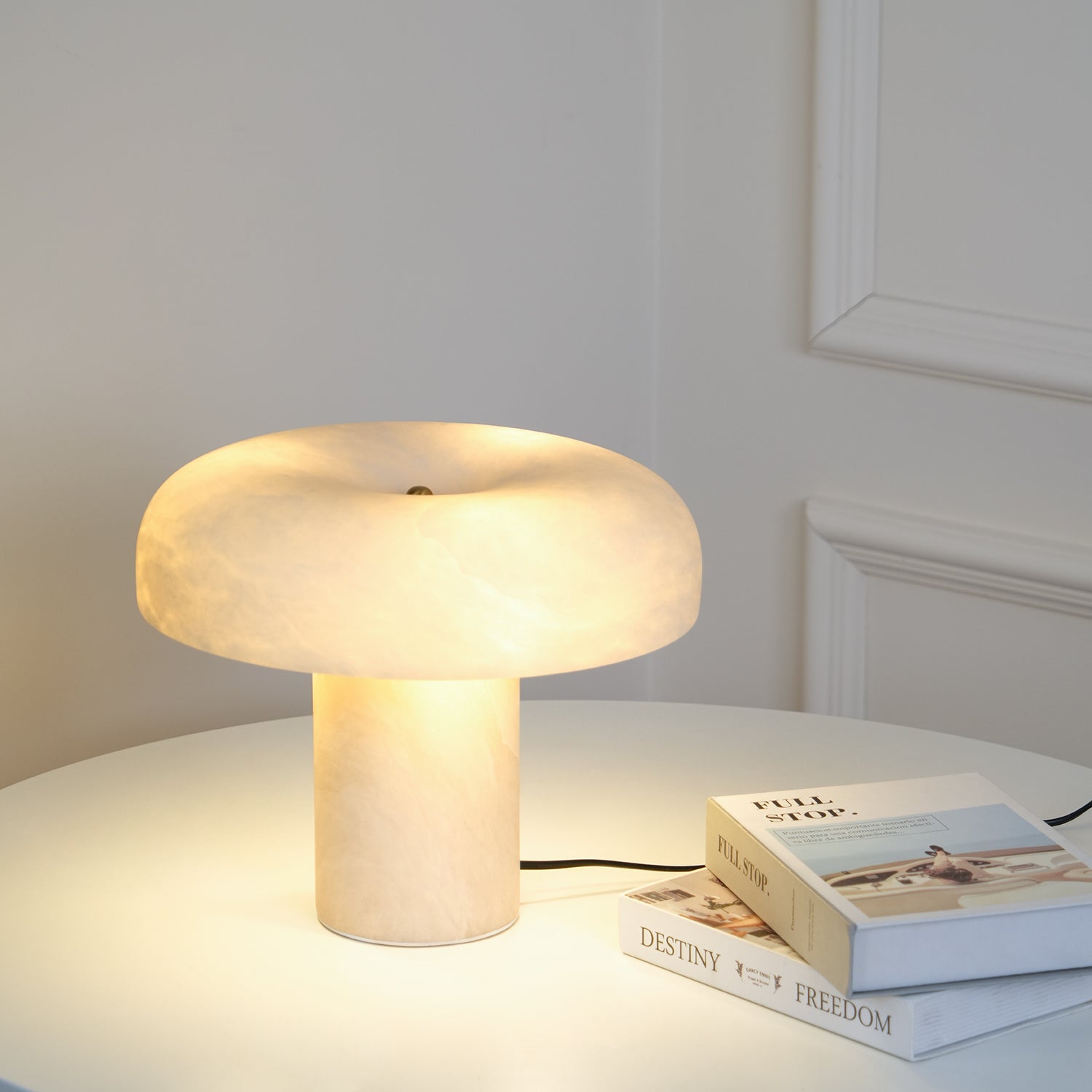 Lampe à poser moderne Acel en Albâtre Laiton et blanc