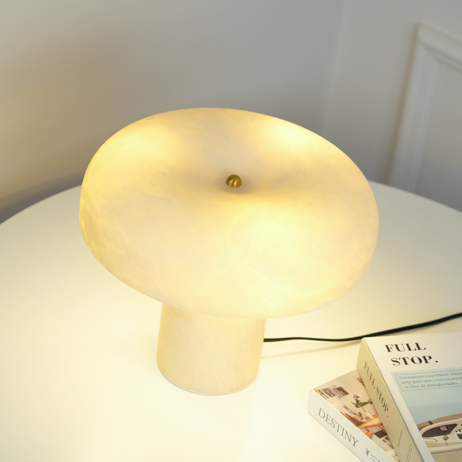 Lampe à poser moderne Acel en Albâtre Laiton et blanc