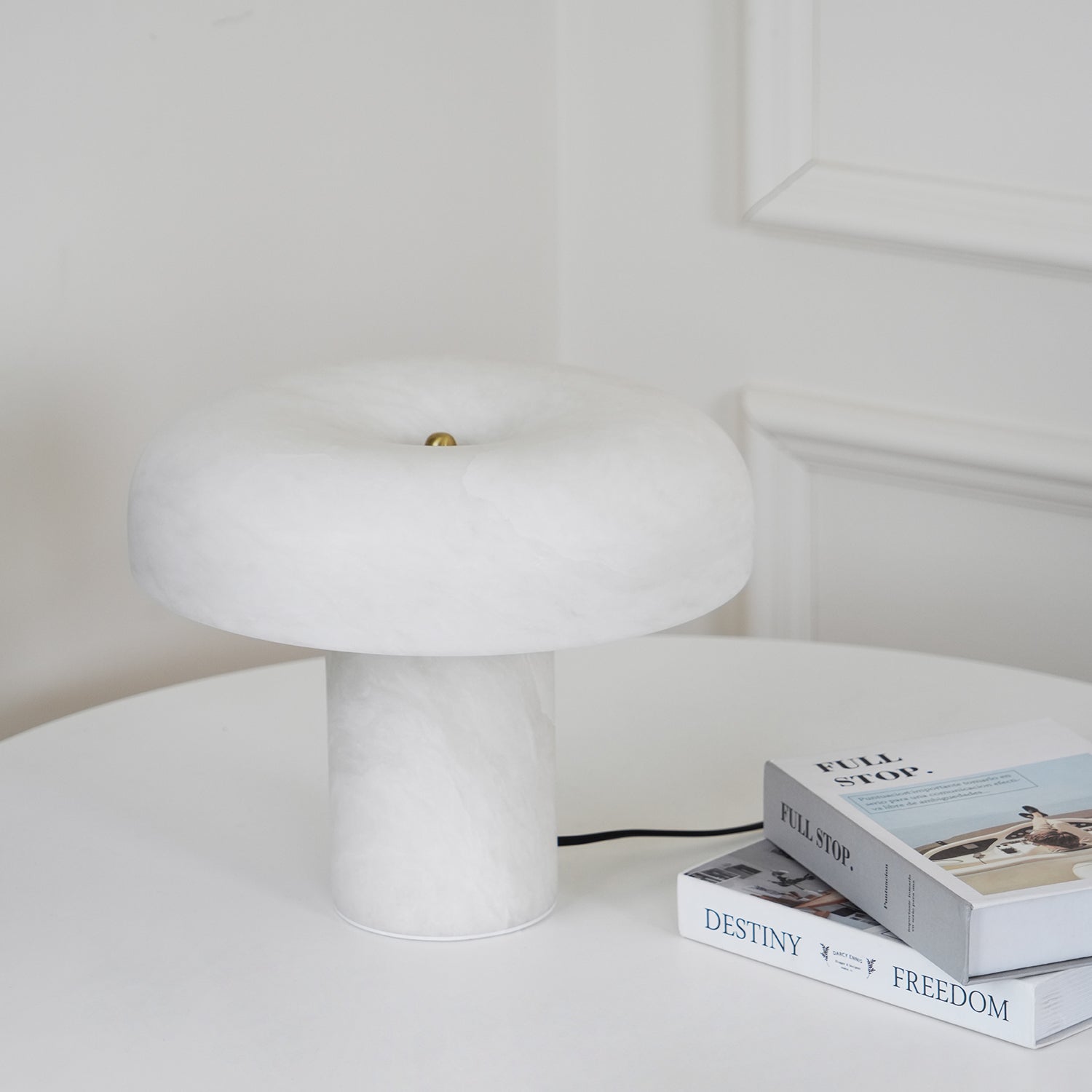 Lampe à poser moderne Acel en Albâtre Laiton et blanc