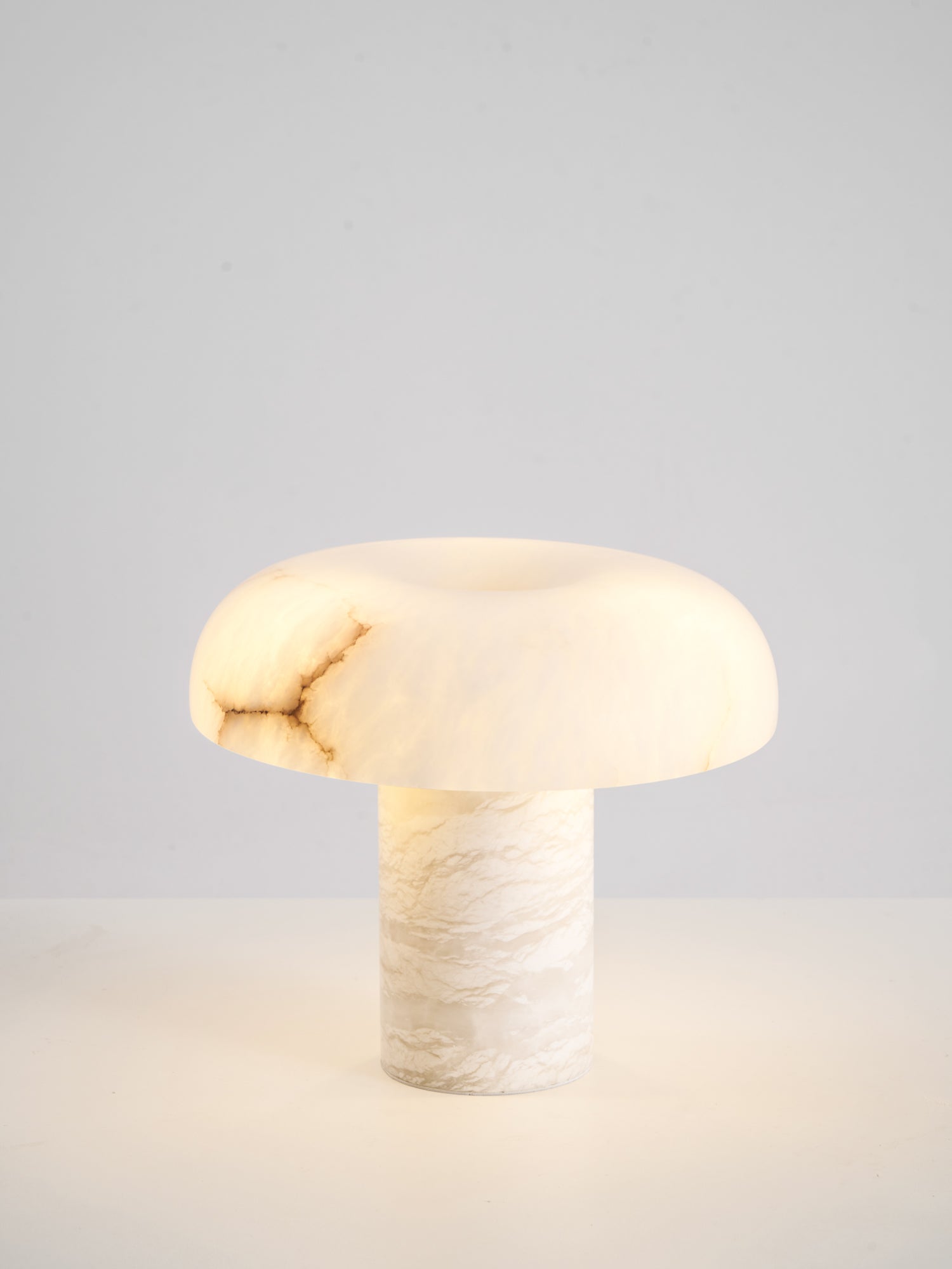 Lampe à poser moderne Acel en Albâtre Laiton et blanc