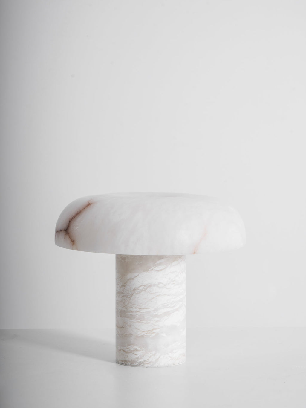 Lampe à poser moderne Acel en Albâtre Laiton et blanc