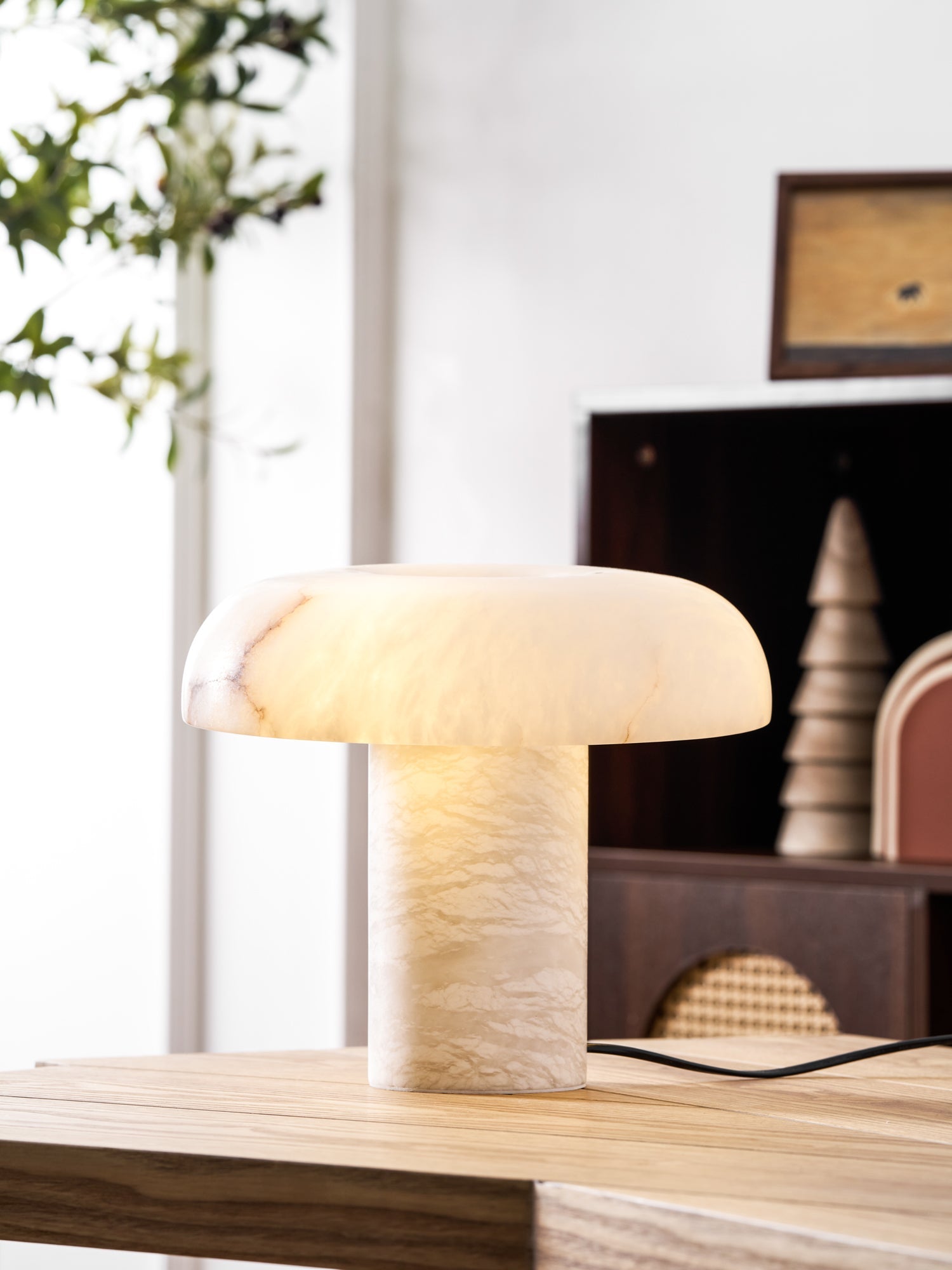 Lampe à poser moderne Acel en Albâtre Laiton et blanc