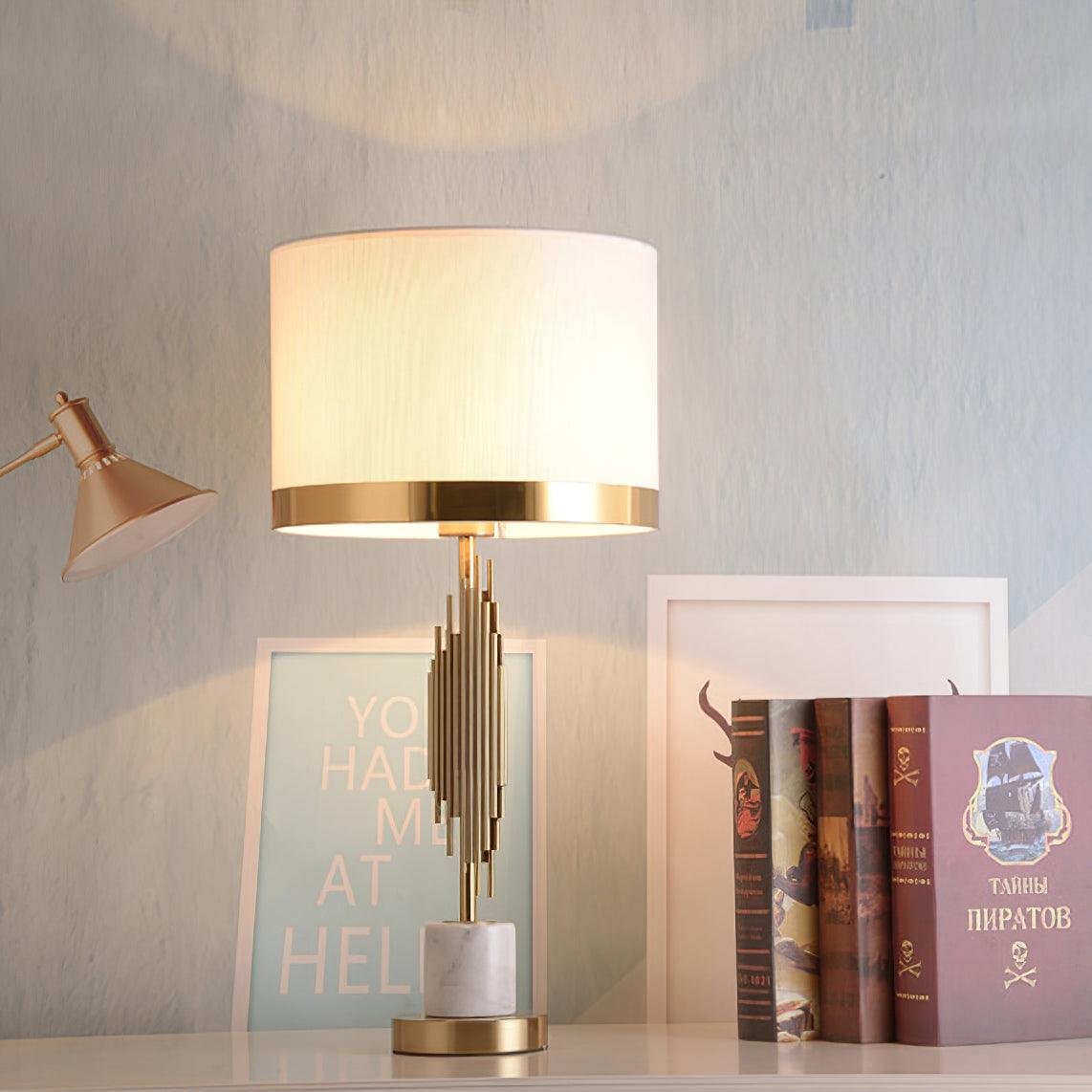 Lampe à poser moderne Dreng en Tissu, Fer, Marbre, Métal Doré