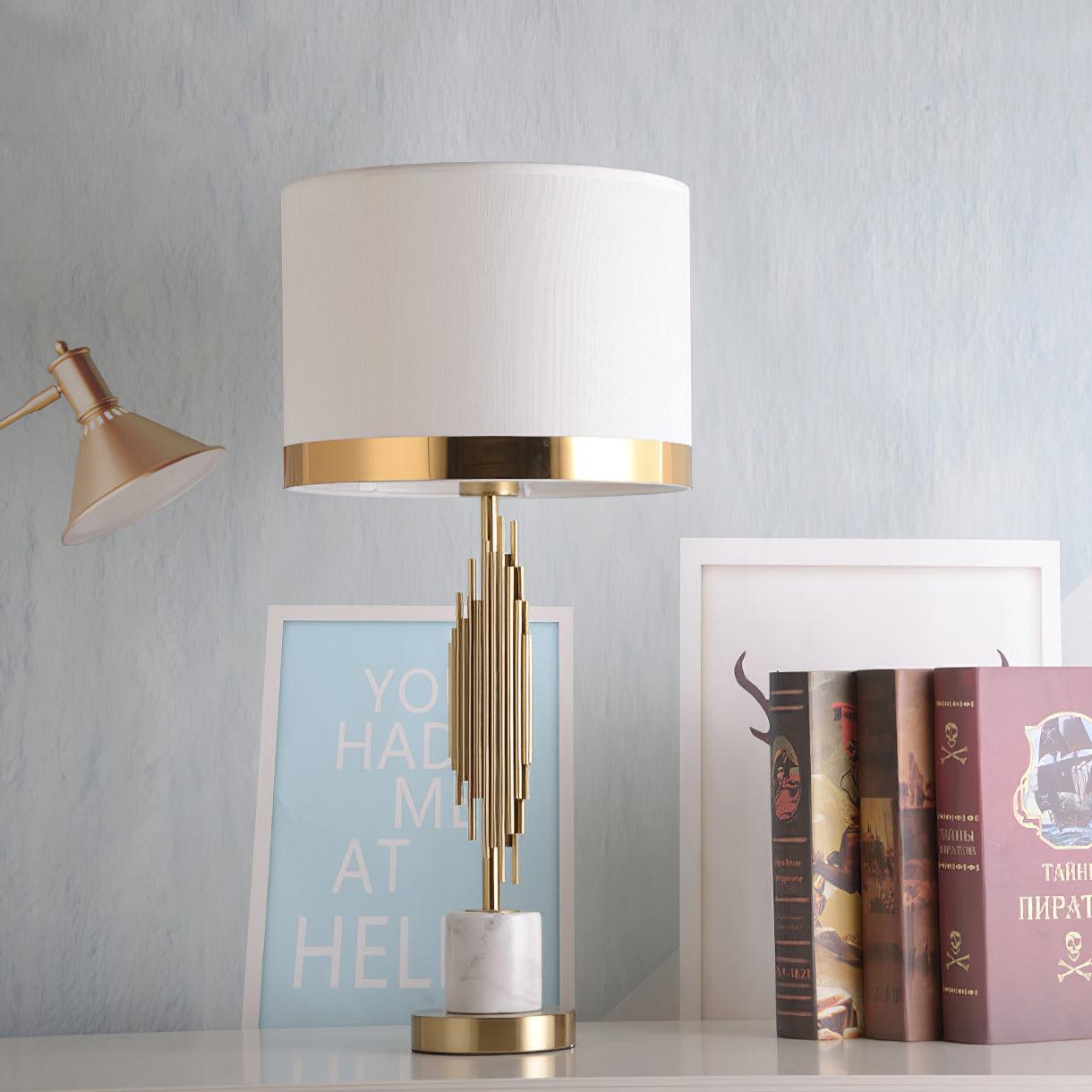 Lampe à poser moderne Dreng en Tissu, Fer, Marbre, Métal Doré
