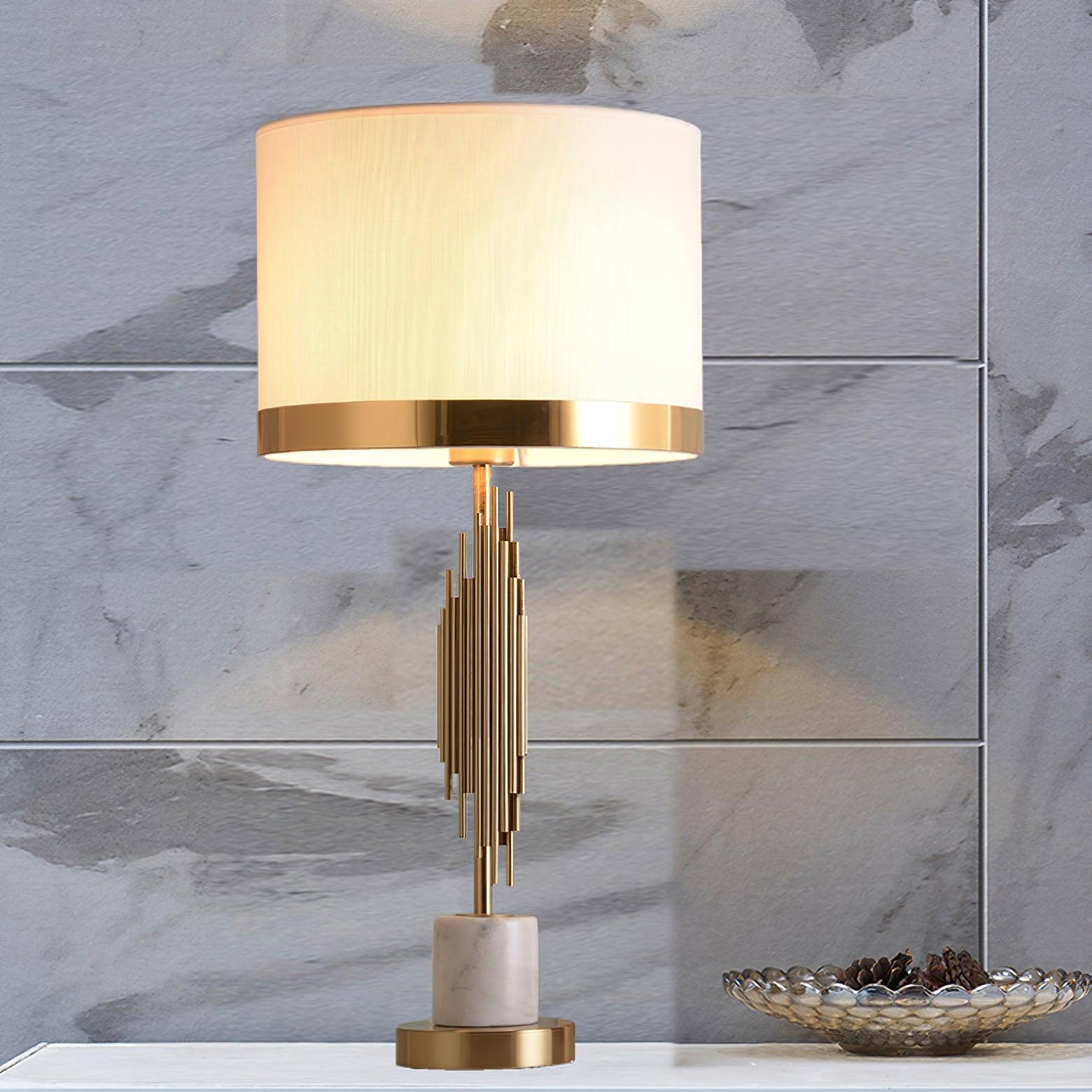 Lampe à poser moderne Dreng en Tissu, Fer, Marbre, Métal Doré